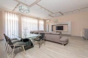 7 Reasons to Choose Vinyl Plank Flooring Right Now (Nate Berkus Would Approve)