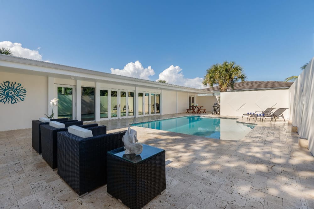 Backyard Guest House or Studio